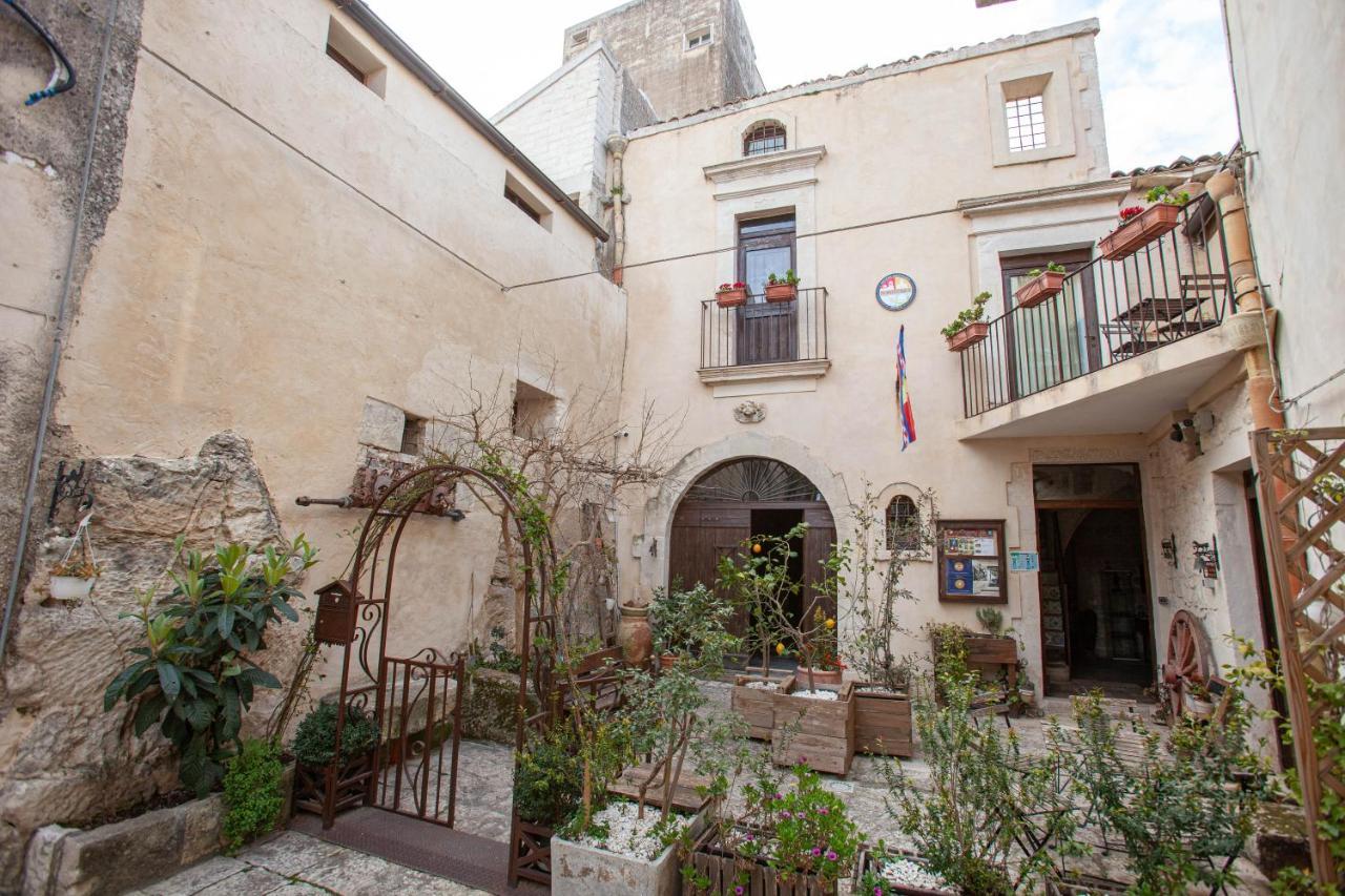 Si-Moutique Le Case Degli Avi Barocche, Con Terrazza Panoramica Modica Bagian luar foto