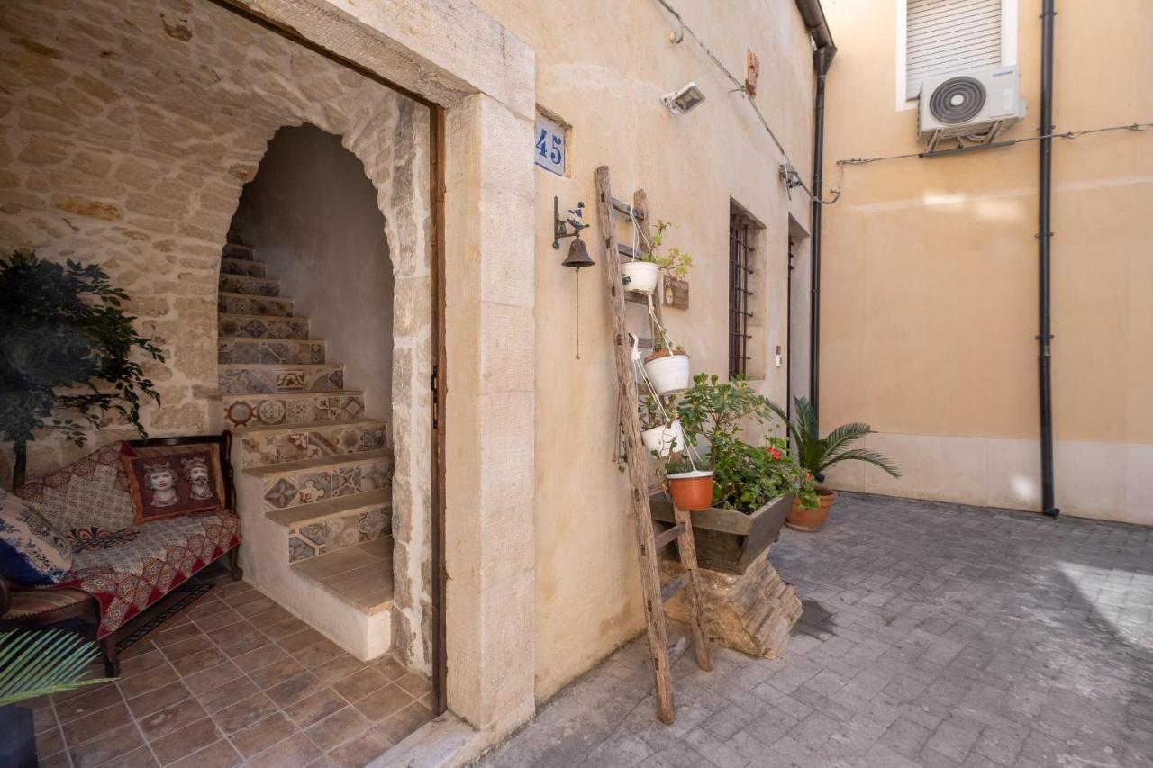 Si-Moutique Le Case Degli Avi Barocche, Con Terrazza Panoramica Modica Bagian luar foto